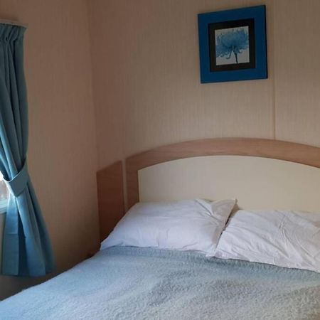8 Berth Caravan On The Fab Presthaven Beach Resort Prestatyn Bagian luar foto